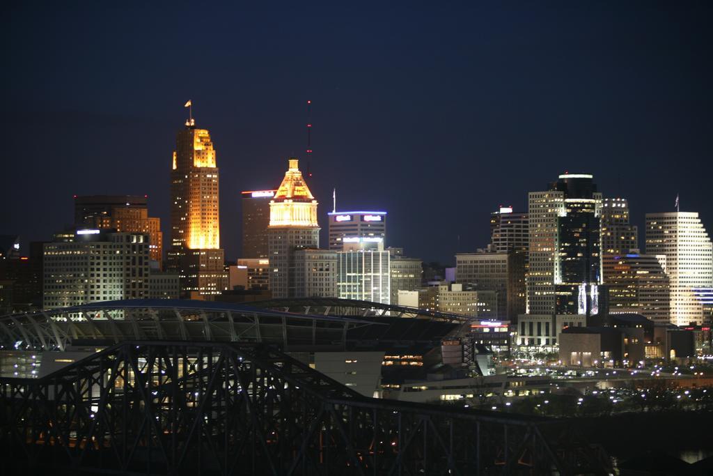 Radisson Hotel Cincinnati Riverfront Covington Exterior photo