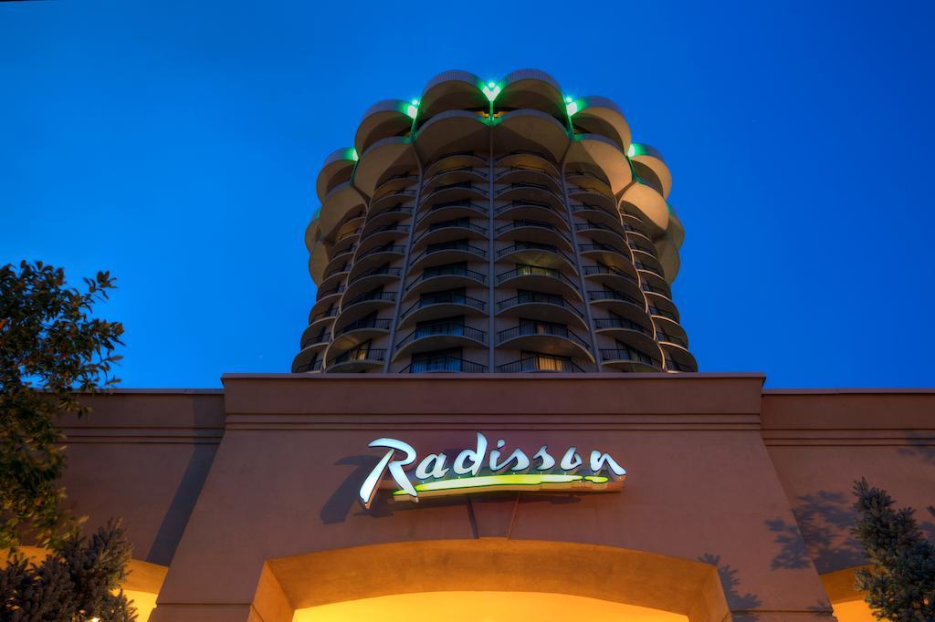 Radisson Hotel Cincinnati Riverfront Covington Exterior photo